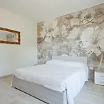 Ambra Villa