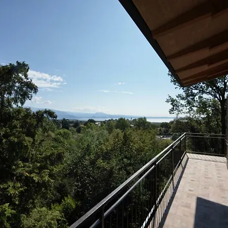 Ambra Villa *