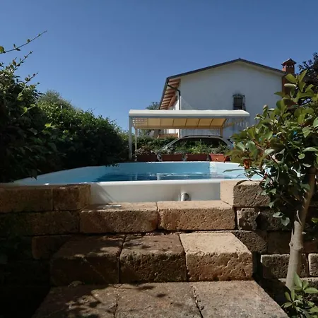 Ambra Villa